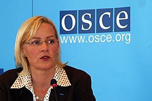 Eva Biaudet, the OSCE Special Representative and Co-ordinator for Combating Human Trafficking, at a news conference in Vienna, 11 September 2007. (OSCE/Susanna Loof)