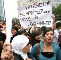 Belgian schools ban Muslim headscarf: tribunal