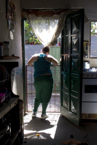 Young pregnant Argentine woman contemplates the risks and difficulties of pregnancy and motherhood.  / Credit:Carolina Camps/ IPS 