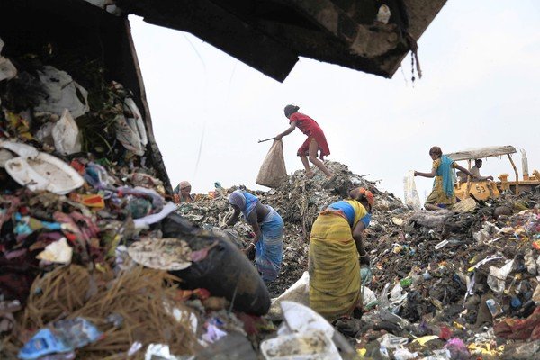 "Trash mountain" at New Delhi's Ghazipur landfill