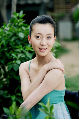 Liu Yan poses for a photo. [sina.com.cn]