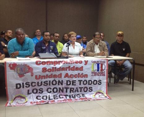 Marcela Mspero, the head of Venezuelas Unin Nacional de Trabajadores, surrounded by the leaders of affiliated unions. Credit: Estrella Gutirrez/IPS