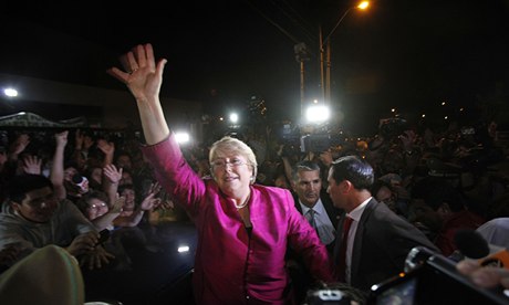 Michelle Bachelet waves to supporters