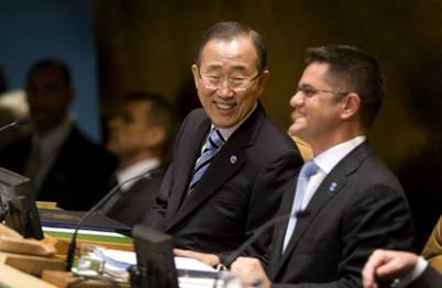 Secretary-General Ban Ki-moon (centre) and Vuk Jeremić (right), President of the sixty-seventh session of the General Assembly. Credit: UN Photo/Devra Berkowitz