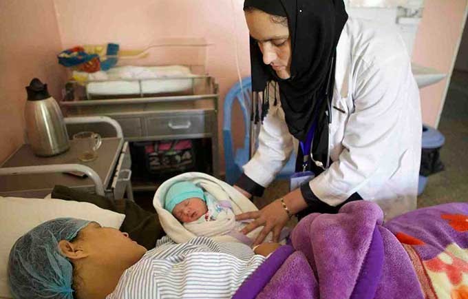 Midwives help lower Afghanistan